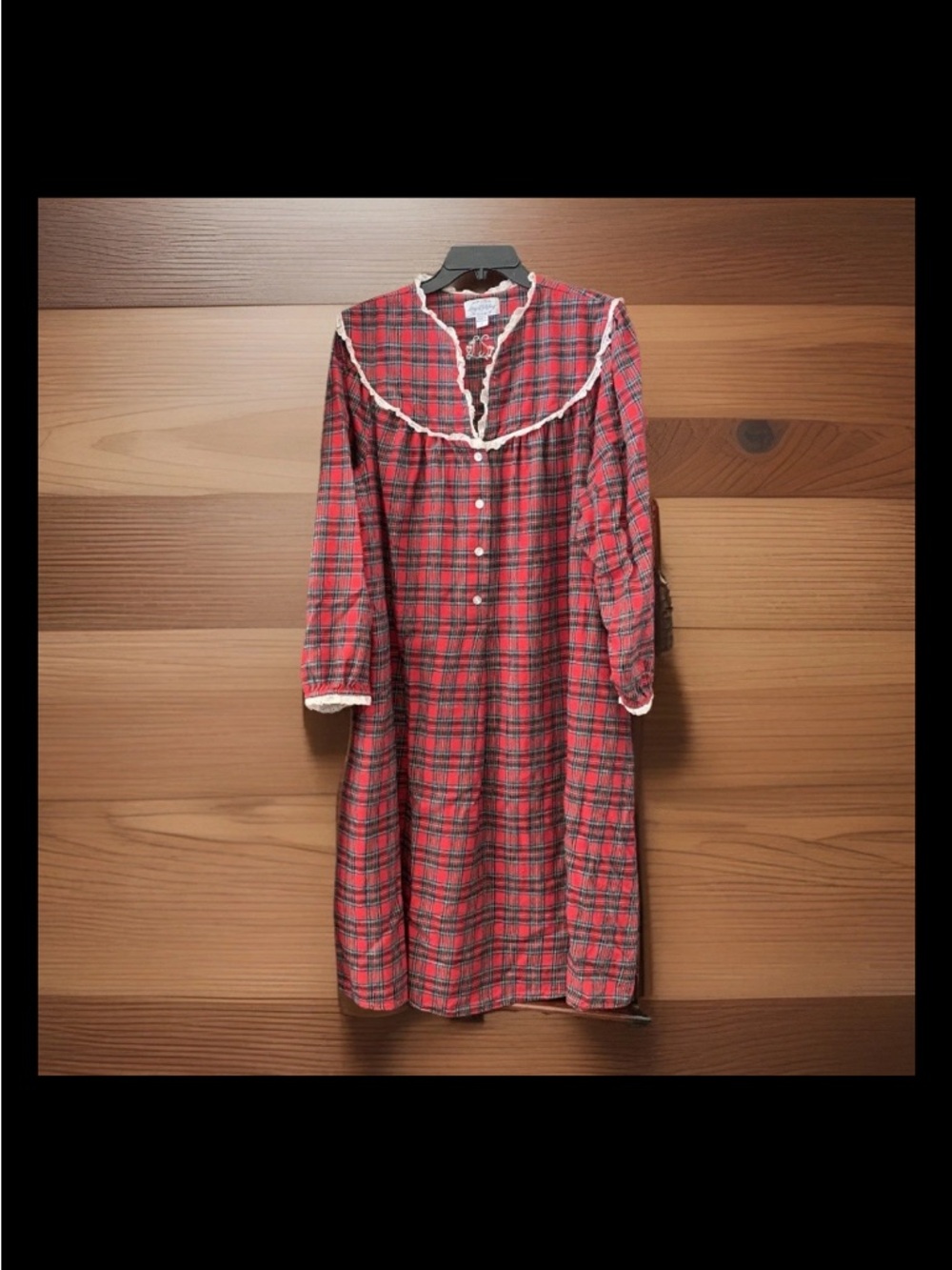 LANZ OF SALZBURG Size Large Flannel Nighthown Red Plaid Christmas Traditional